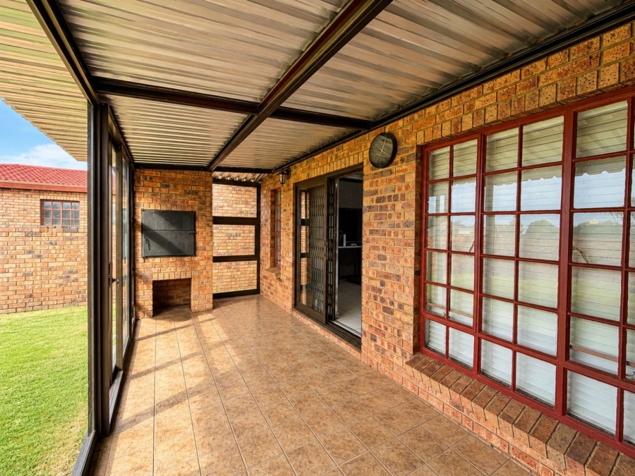 3 Bedroom Property for Sale in Vaalpark Free State